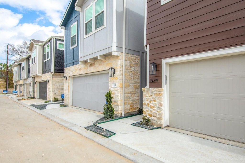 Photo of 1524 Beach Oak Dr Dr, Houston, TX 77084 (MLS # 72395681)