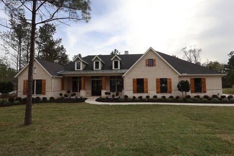 Homes For Sale - 7745 Dog Wood Acres Drive<br/> Montgomery, TX 77316