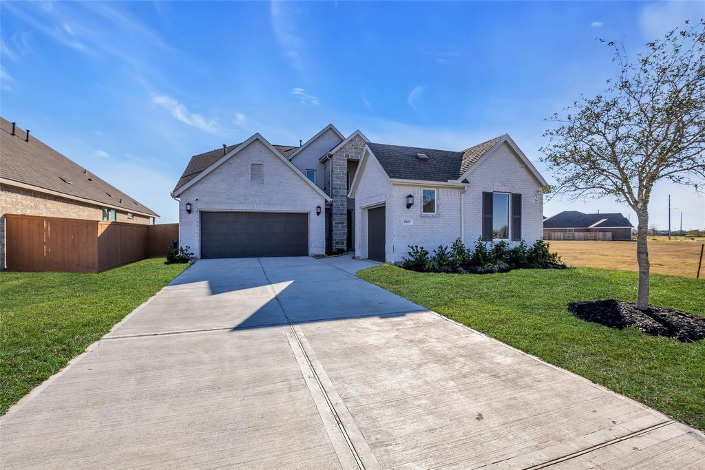 Photo of 8619 Jade Hill Drive, Rosharon, TX 77583 (MLS # 36241553)
