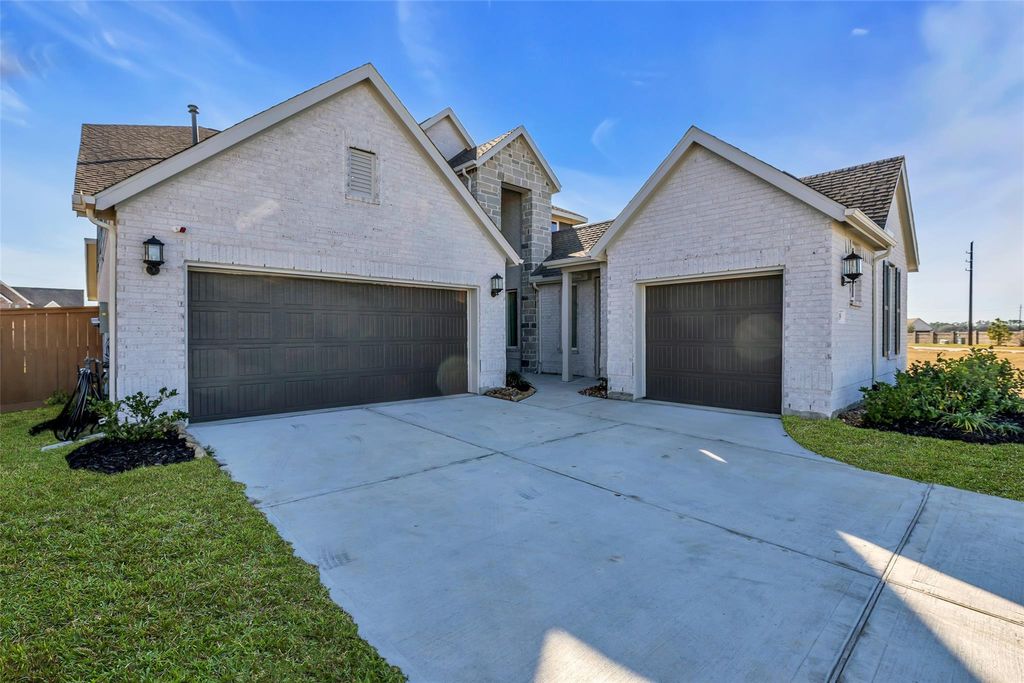 Photo of 8619 Jade Hill Drive, Rosharon, TX 77583 (MLS # 36241553)