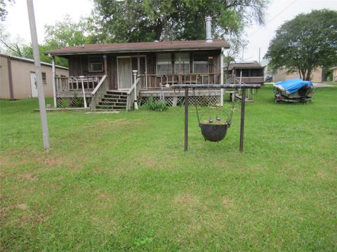 Homes For Sale - 50 Lakeview Drive<br/> San Jacinto County, Point Blank, TX 77364
