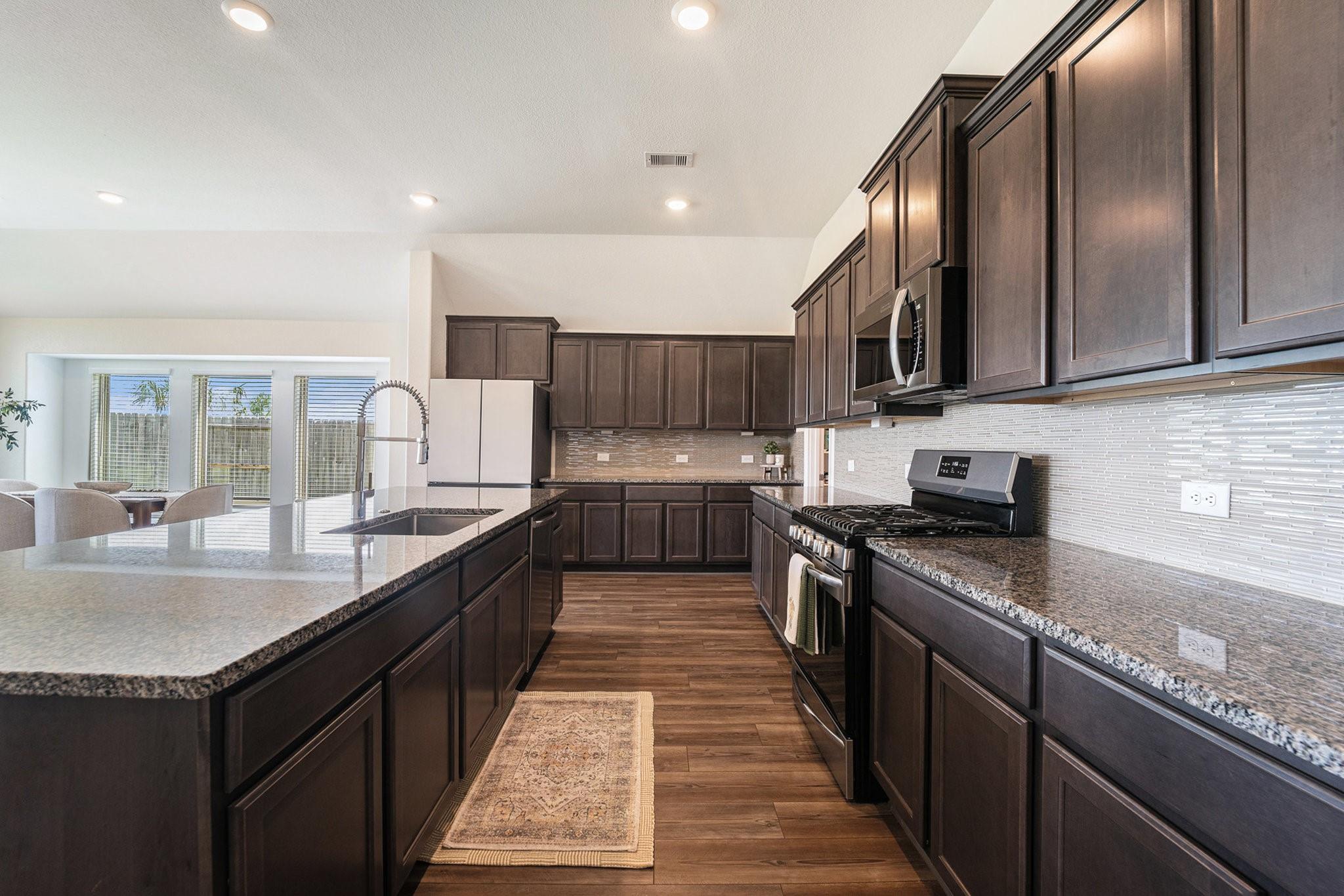 15207 Lakewood Avenue