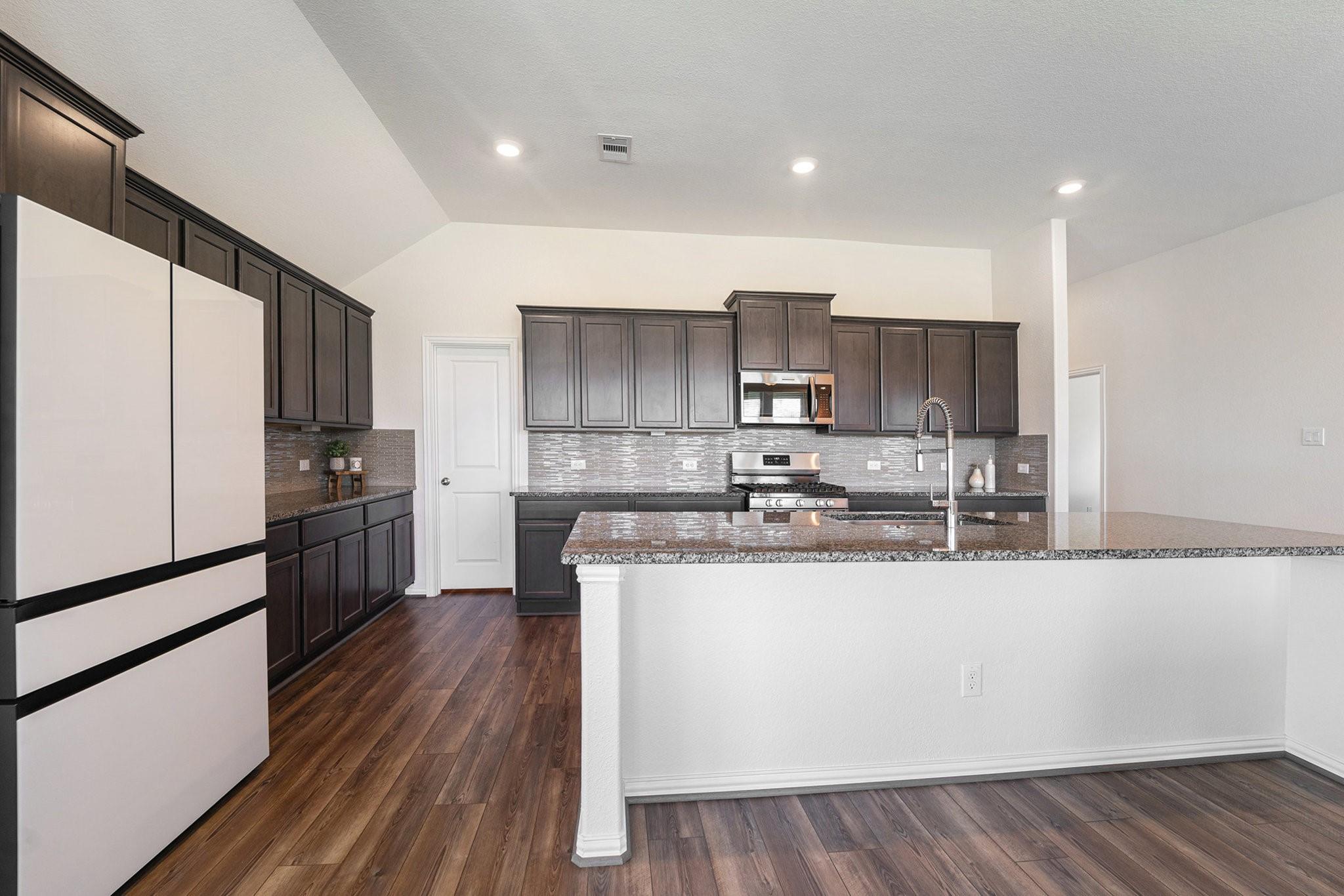 15207 Lakewood Avenue