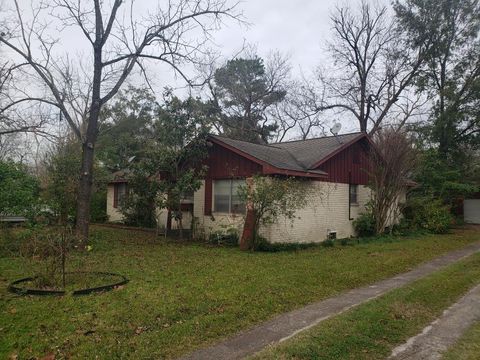 Photo of 5915 Albert Drive, Houston, TX 77396 (MLS # 36343500)
