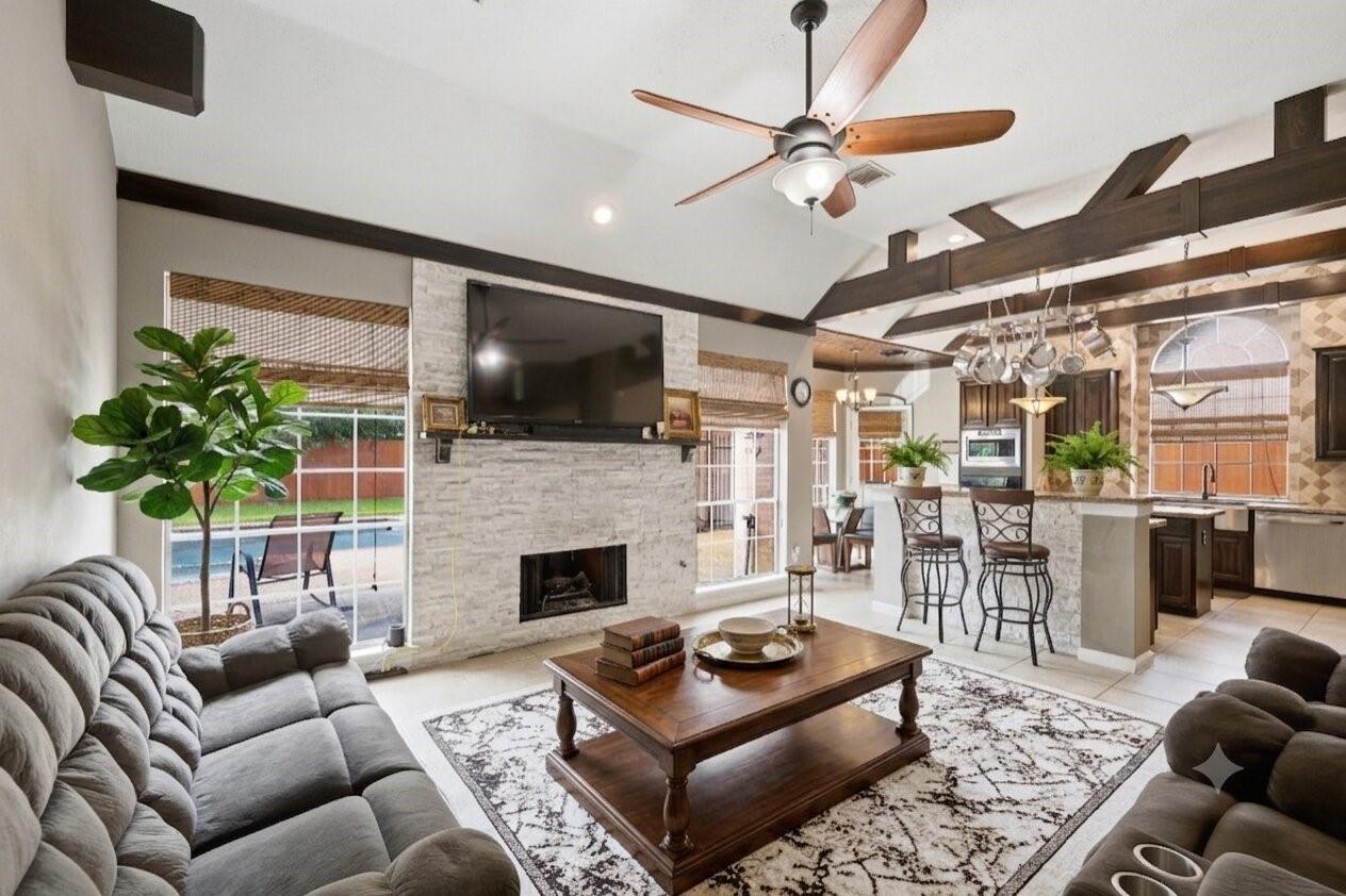 2202 Parkview Lane
