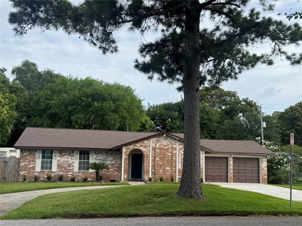 Photo of 5002 Louise Street, Seabrook, TX 77586 (MLS # 84069256)