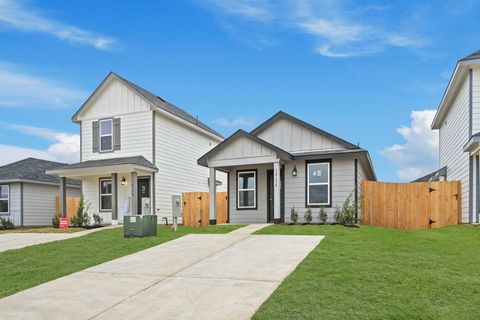 Photo of 13174 Turret Bend Way, Willis, TX 77378 (MLS # 84408318)
