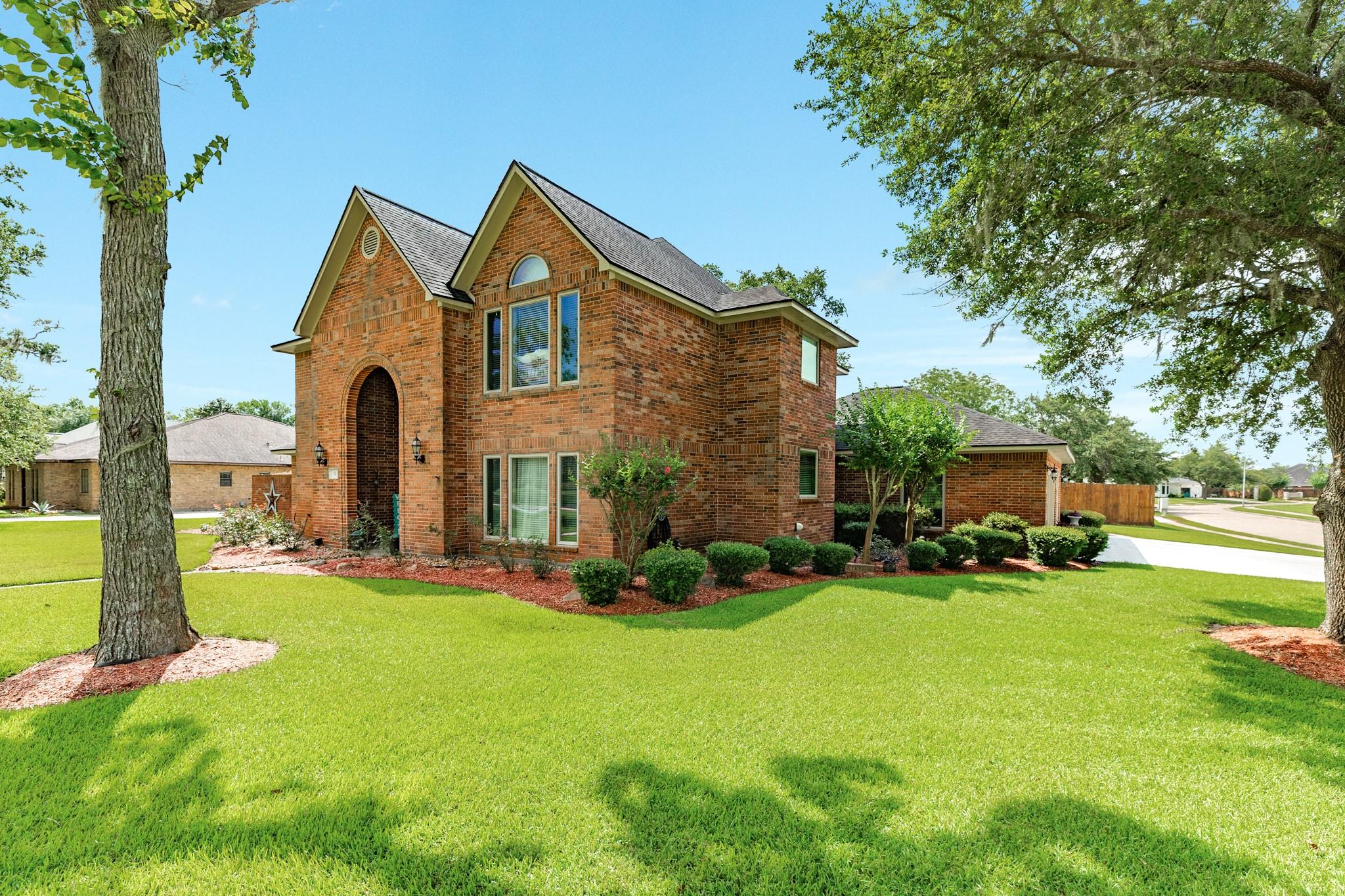 52 Chesswood Court