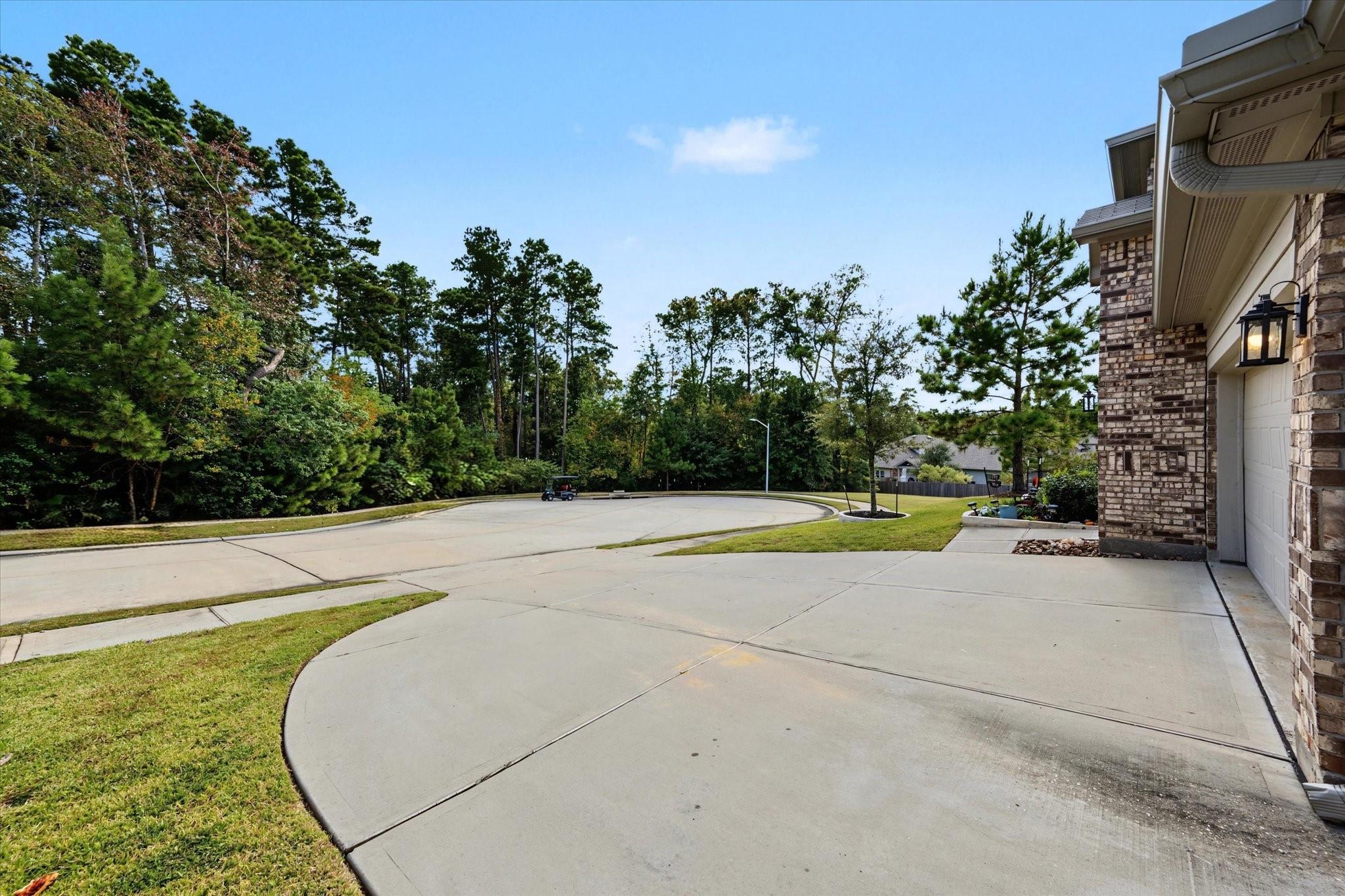 6042 Dulcina Court