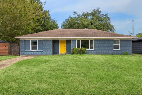 Photo of 6230 Abington Way, Houston, TX 77008 (MLS # 45042498)