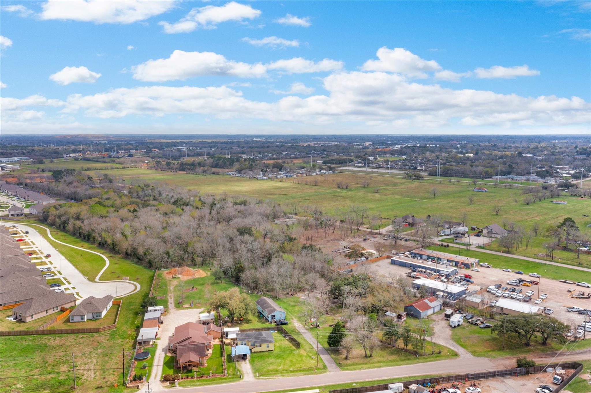 1806 Fm 528 / Munson Road