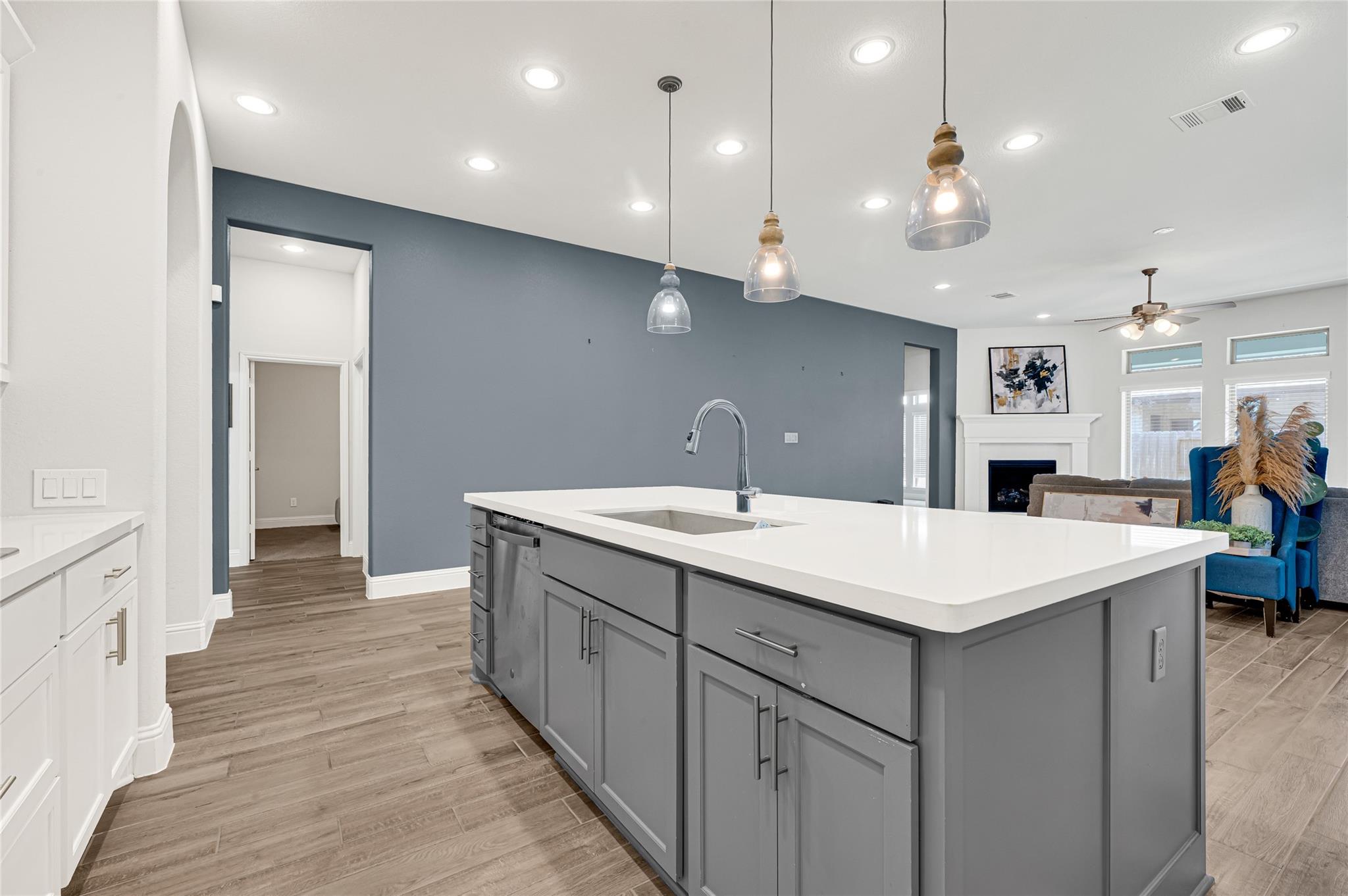 11922 Alwadi Court