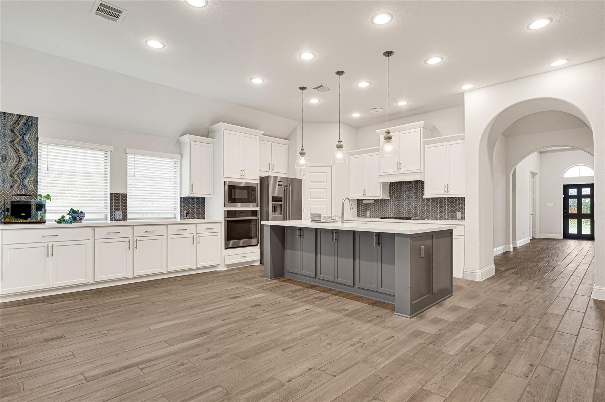 11922 Alwadi Court