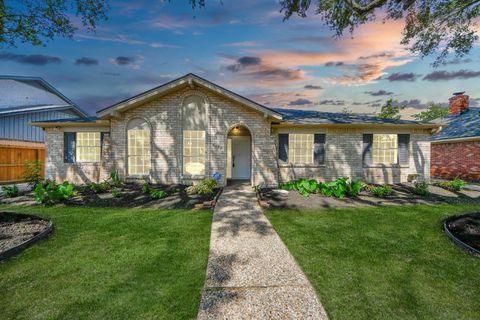 Photo of 6222 Vicki John Drive, Houston, TX 77096 (MLS # 38149552)