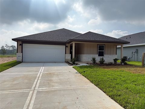 Homes For Sale - 10435 Sugar Mill Dr<br/> Conroe, TX 77306