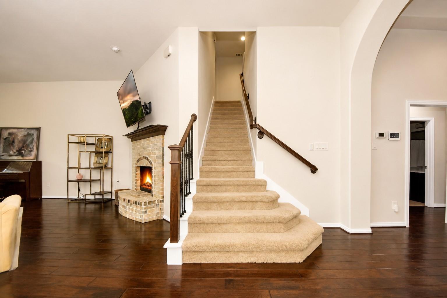 8131 Black Percher Street