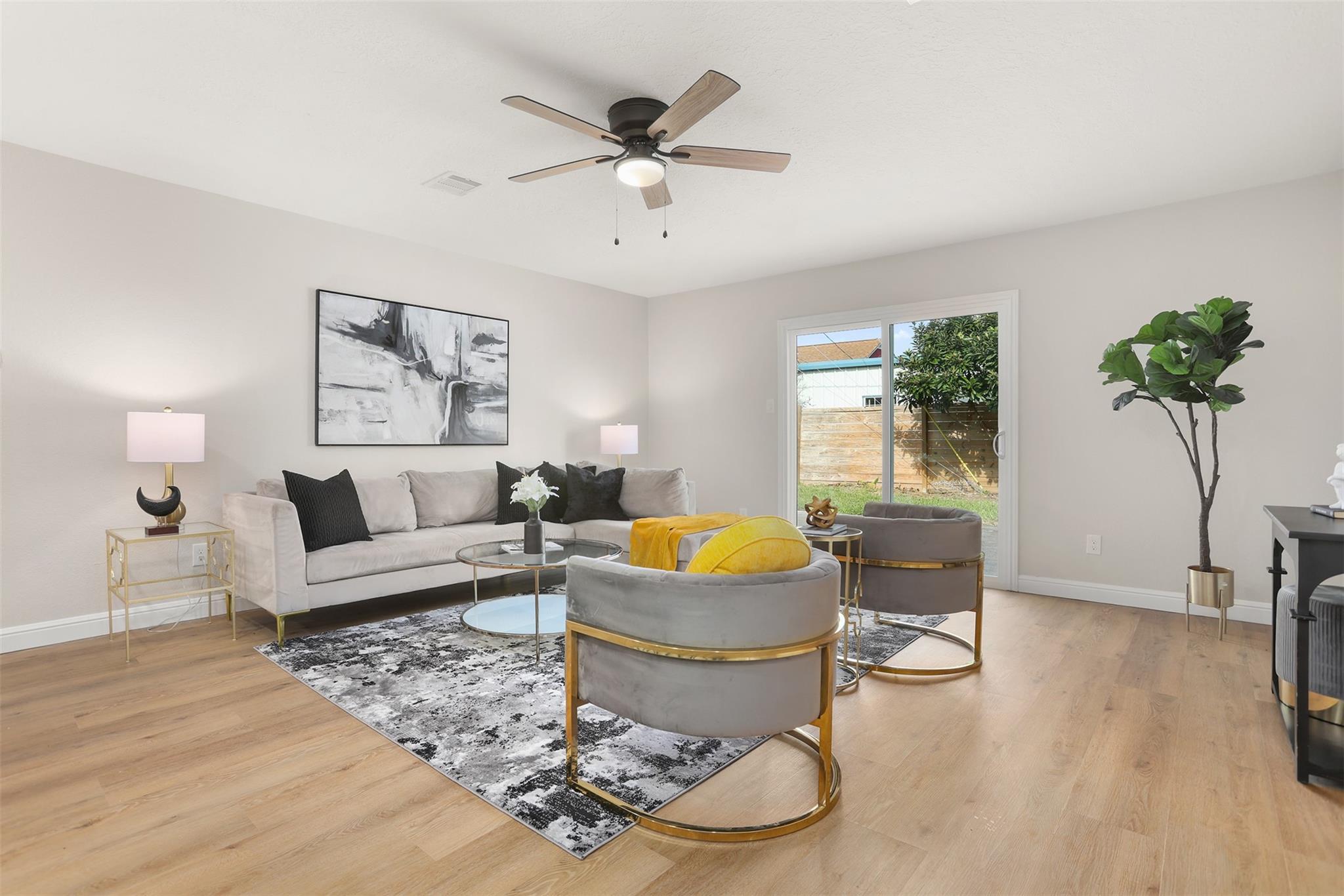 9002 San Jose Avenue