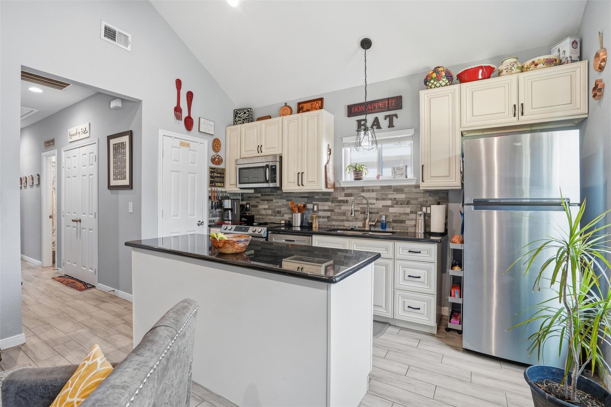 16740 Stonefield