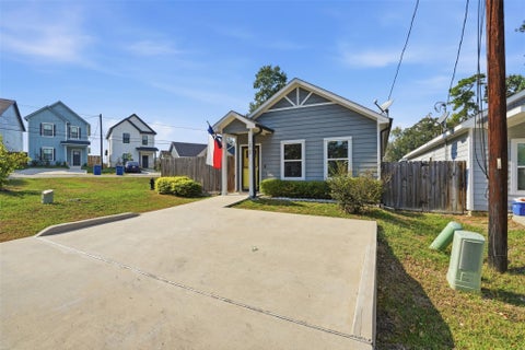 Photo of 16740 Stonefield, Montgomery, TX 77316 (MLS # 57371305)
