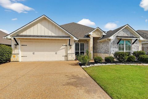 4207 Downton Abbey Avenue College Station TX 77845