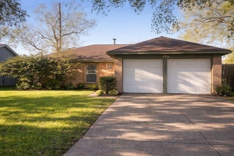 Photo of 1202 Twining Oaks Lane, Missouri City, TX 77489 (MLS # 24326219)