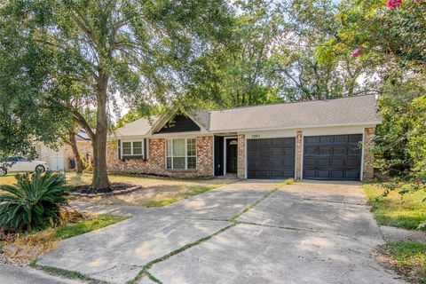 Photo of 12811 Sandy Hook Drive, Houston, TX 77089 (MLS # 65402265)