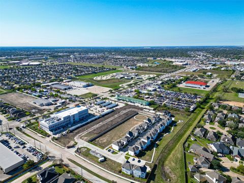 6702 Metro Blvd 8 Houston TX 77083