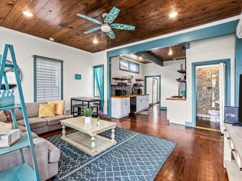 Photo of 1309 Avenue M, Galveston, TX 77550 (MLS # 19401340)