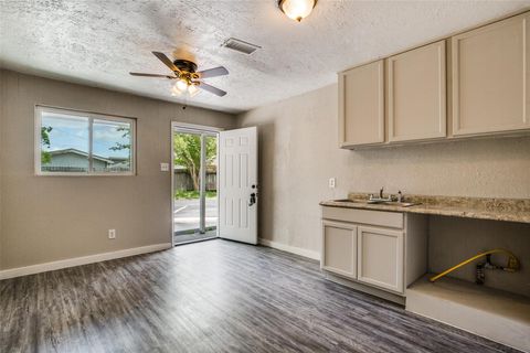 Photo of 4820 Oak Ave Ave #1, Pasadena, TX 77503 (MLS # 59100062)