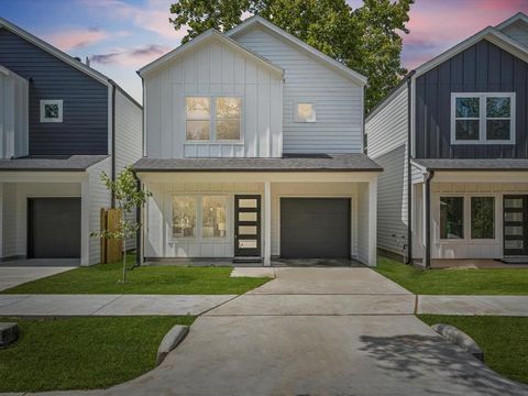 Photo of 1448 Dewalt Street, Houston, TX 77088 (MLS # 52093500)