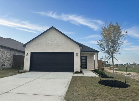 Photo of 13322 Padre Bay Lane, Iowa Colony, TX 77583 (MLS # 16974212)