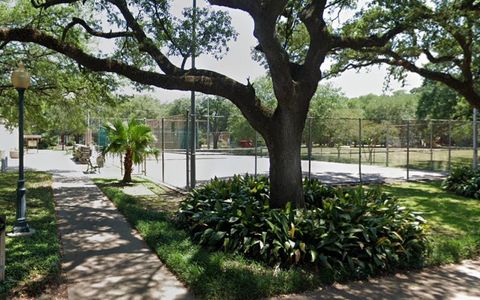 Tiny photo for 1621 California Street, Houston, TX 77006 (MLS # 65685087)