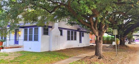 Tiny photo for 1621 California Street, Houston, TX 77006 (MLS # 65685087)