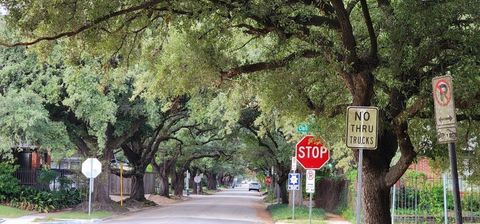 Tiny photo for 1621 California Street, Houston, TX 77006 (MLS # 65685087)