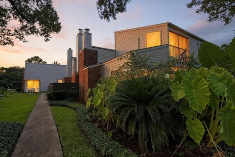 Photo of 1532 Prairie Grove Drive, Houston, TX 77077 (MLS # 55334119)