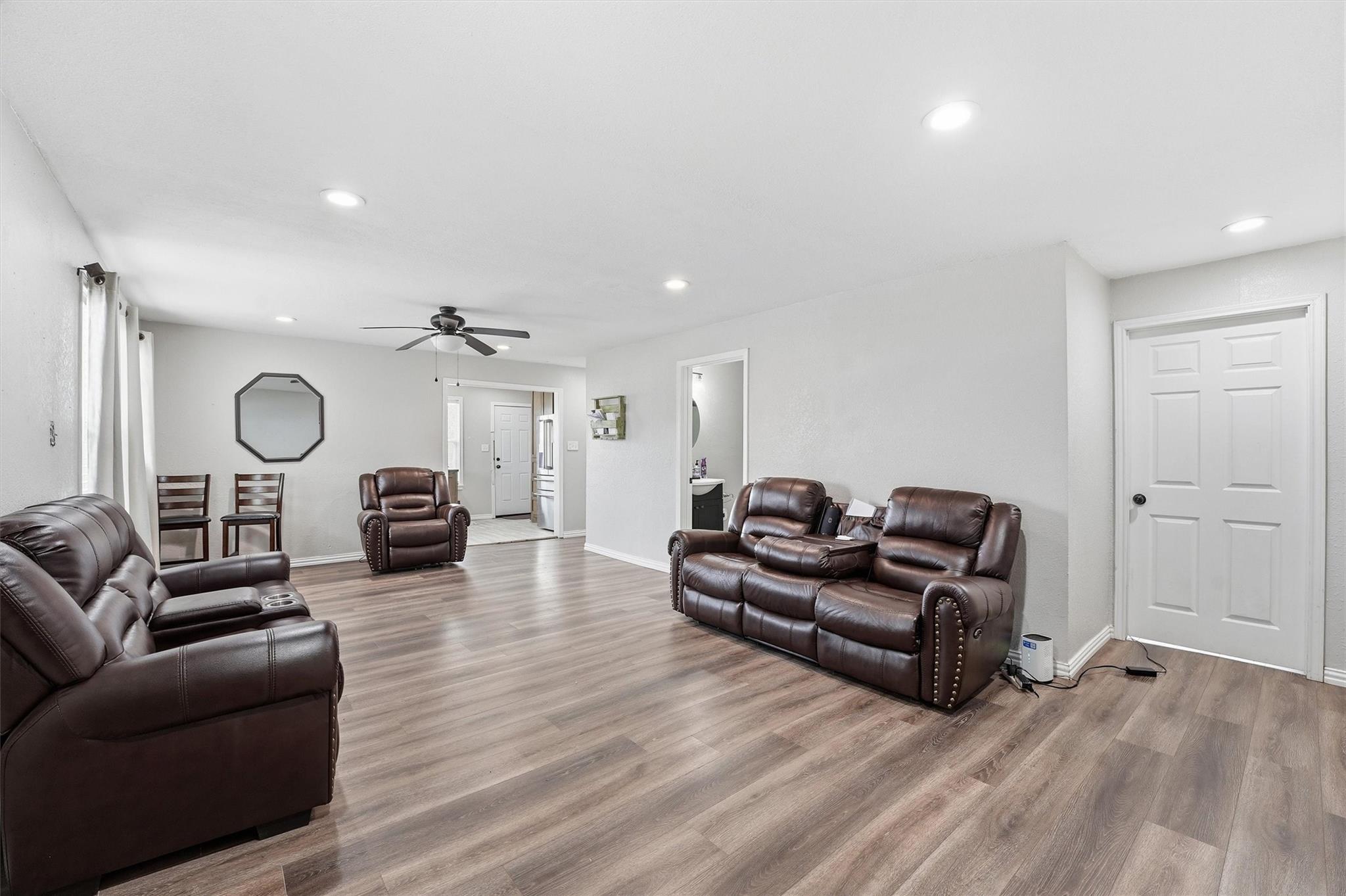 403 S Velasco Street