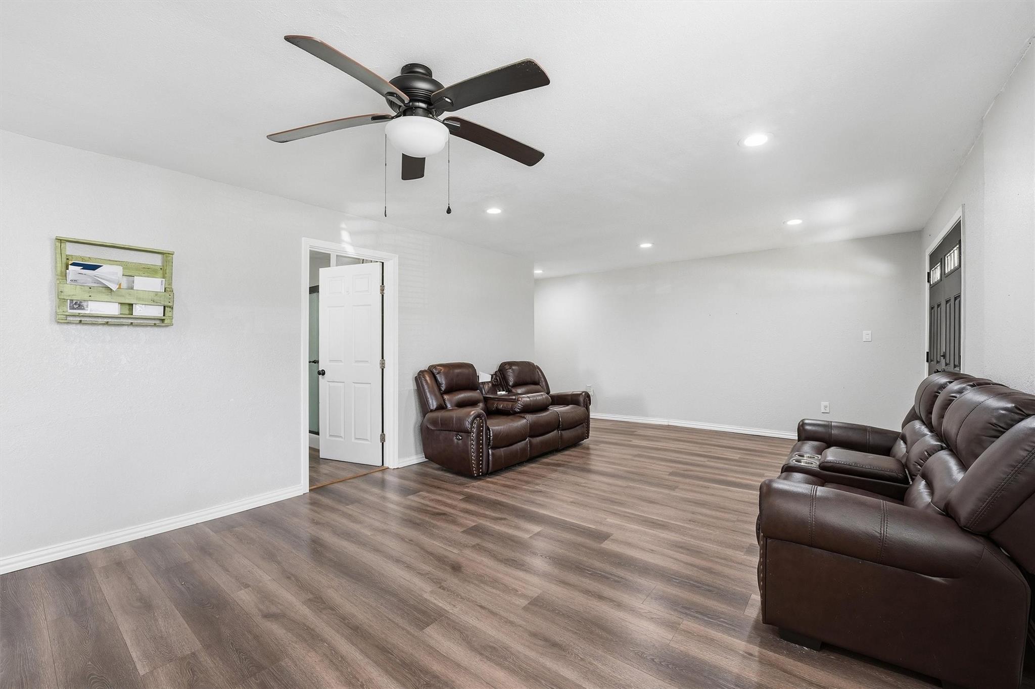 403 S Velasco Street