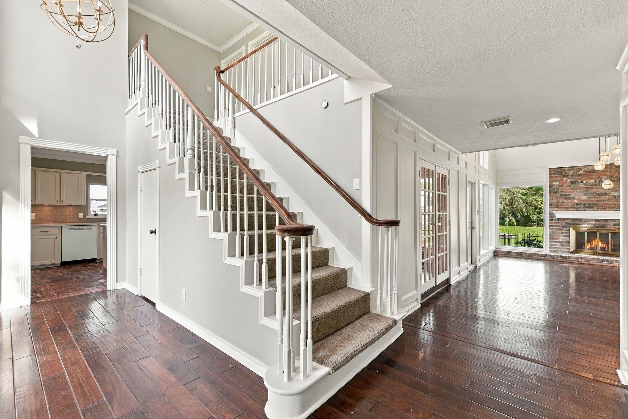 8214 Magnolia Glen Drive