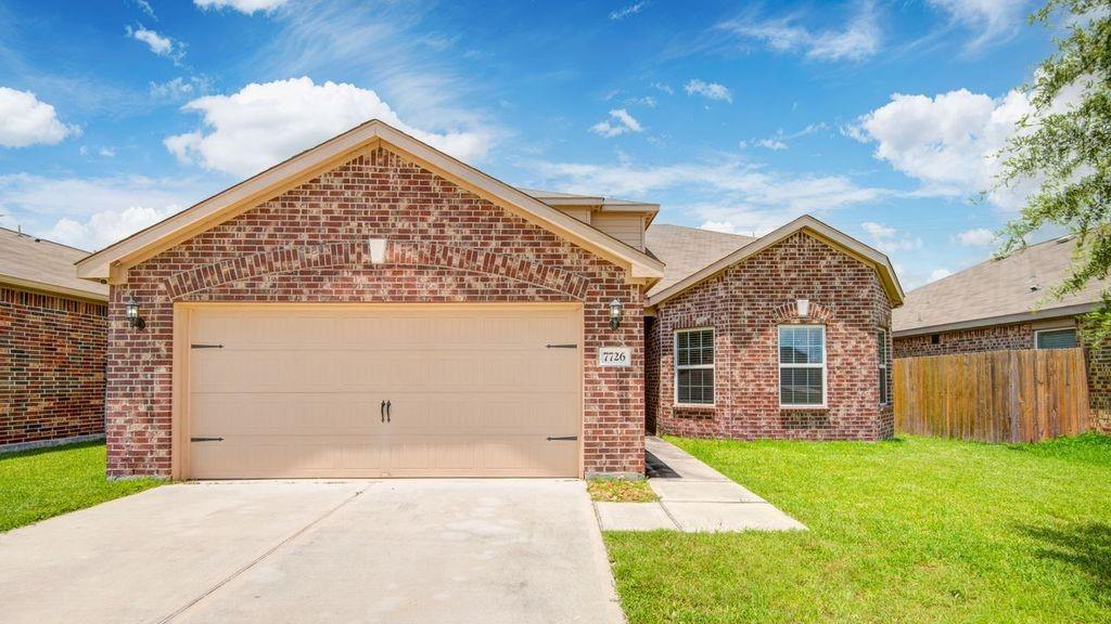 7726 N Country Space Loop