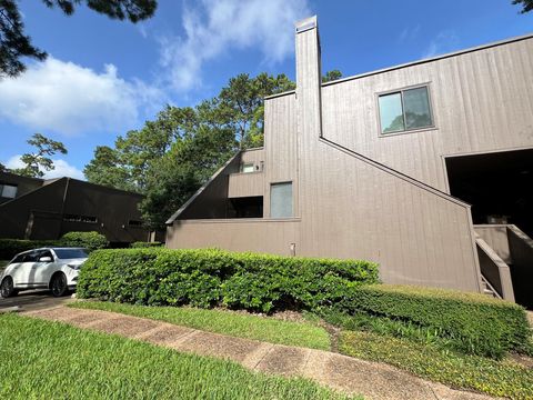 Photo of 168 Litchfield Lane, Houston, TX 77024 (MLS # 9214284)