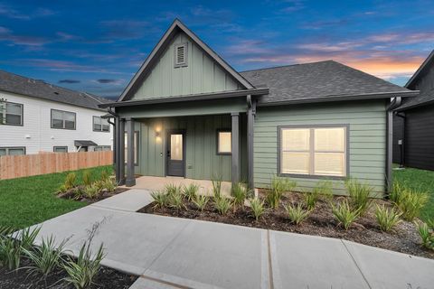 Photo of 7711 Longmire Road #39, Conroe, TX 77304 (MLS # 87602576)