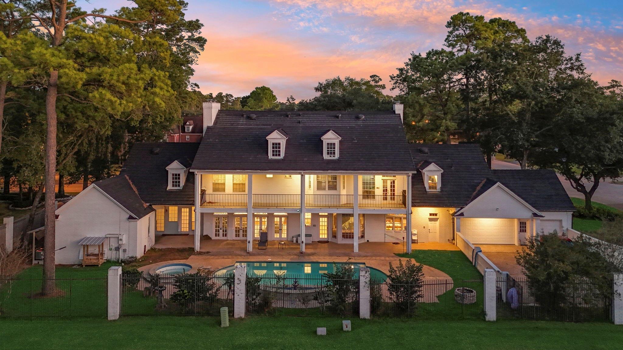 2922 Cedar Woods Place