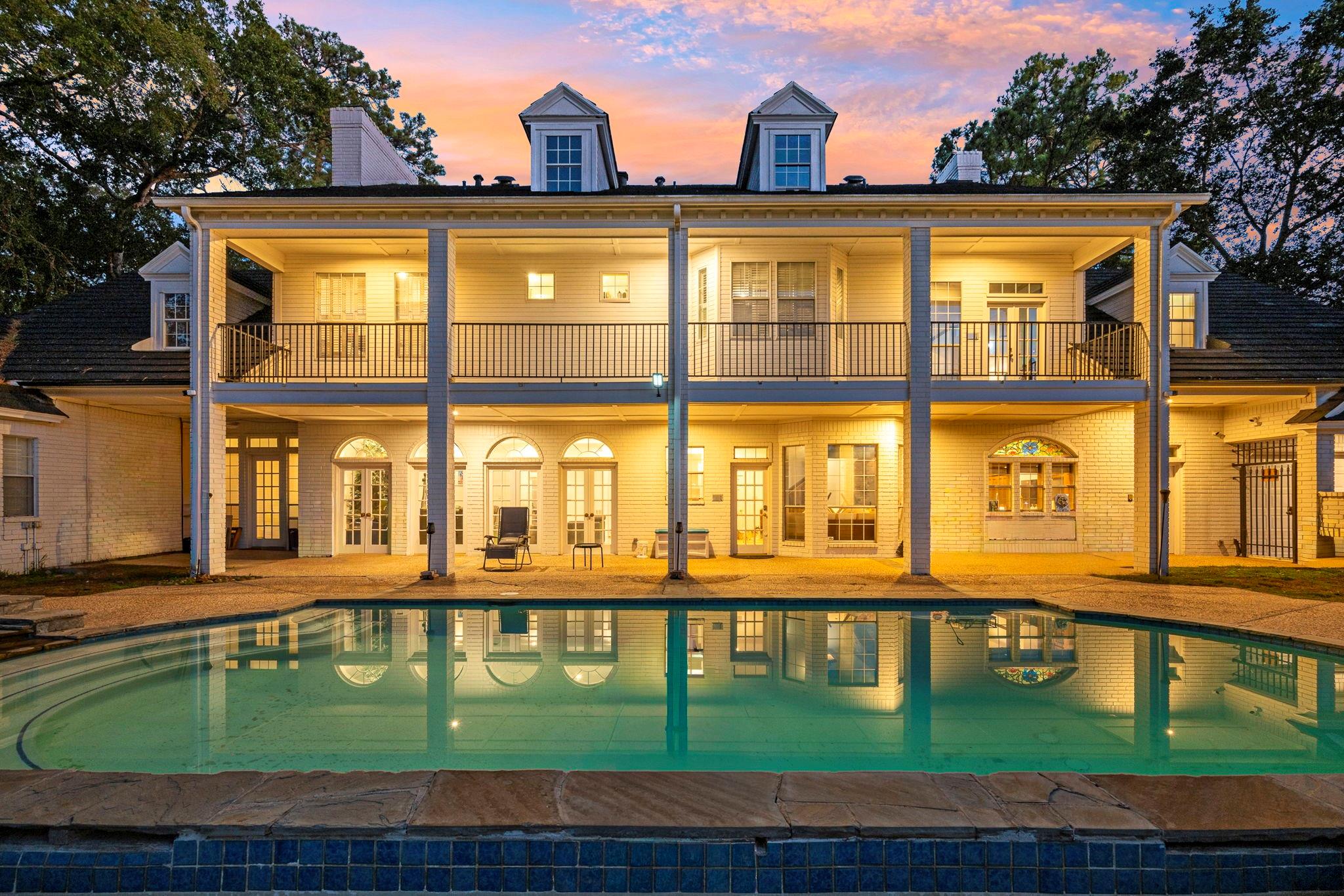2922 Cedar Woods Place