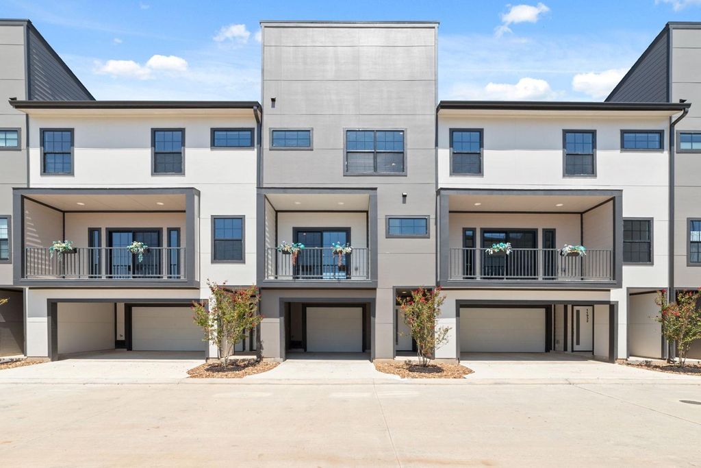 Photo of 11924 N Hoa Sen Circle, Houston, TX 77072 (MLS # 66267134)