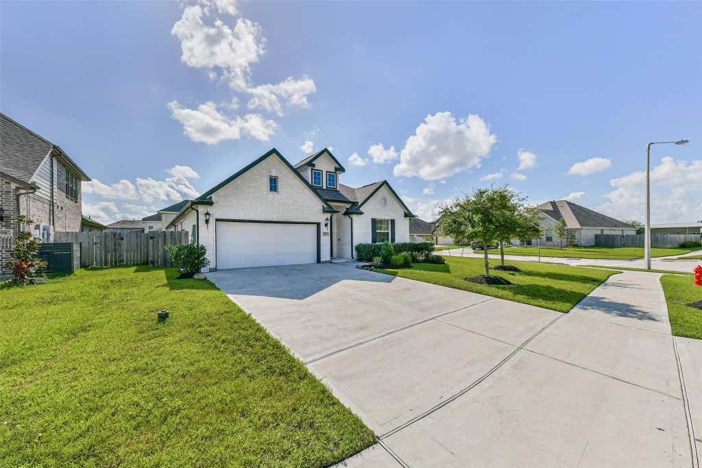 Photo of 702 Campbell Drive, League City, TX 77573 (MLS # 3063720)