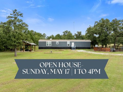 Photo of 319 Berry Creek Drive, Caldwell, TX 77836 (MLS # 83505625)