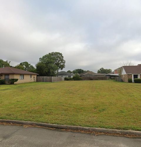 Vacant Land For Sale - 8126 Chimney Rock Court<br/> Port Arthur, TX 77642