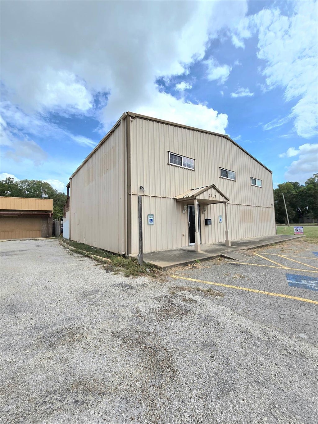 Photo of 2707 Avenue F, Bay City, TX 77414 (MLS # 10905594)