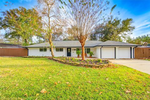 Photo of 8439 Westview Drive, Houston, TX 77055 (MLS # 84718421)