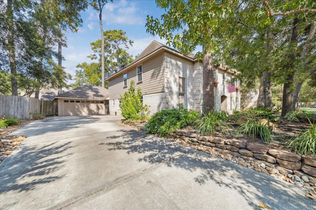 Photo of 2415 Parkdale Drive, Kingwood, TX 77339 (MLS # 48581155)